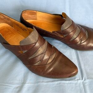 Classic Brown Leather Fidji Slip-On Shoes with Subtle Pewter Accent